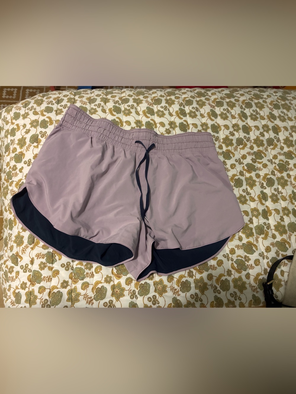 Lululemon Women's Lavender/Navy reversible  Athletic Shorts size 10